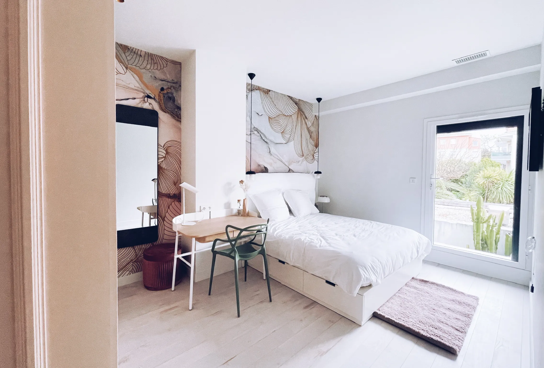 Reine Almazal — architecture intérieure, chambre rose, Planet Studio Nîmes